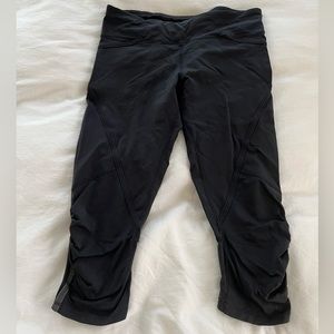 Lululemon crop leggings.